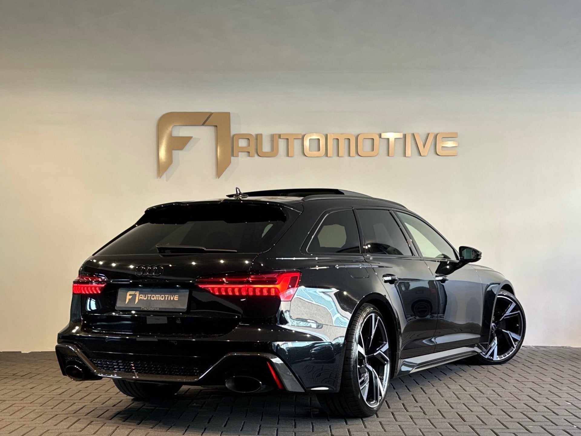 Audi RS6 Avant 4.0 TFSI quattro Pano|Ceramic|Carbon|B&O 3D, Auto's, Automaat, Dealer onderhouden, Gebruikt, 600 pk