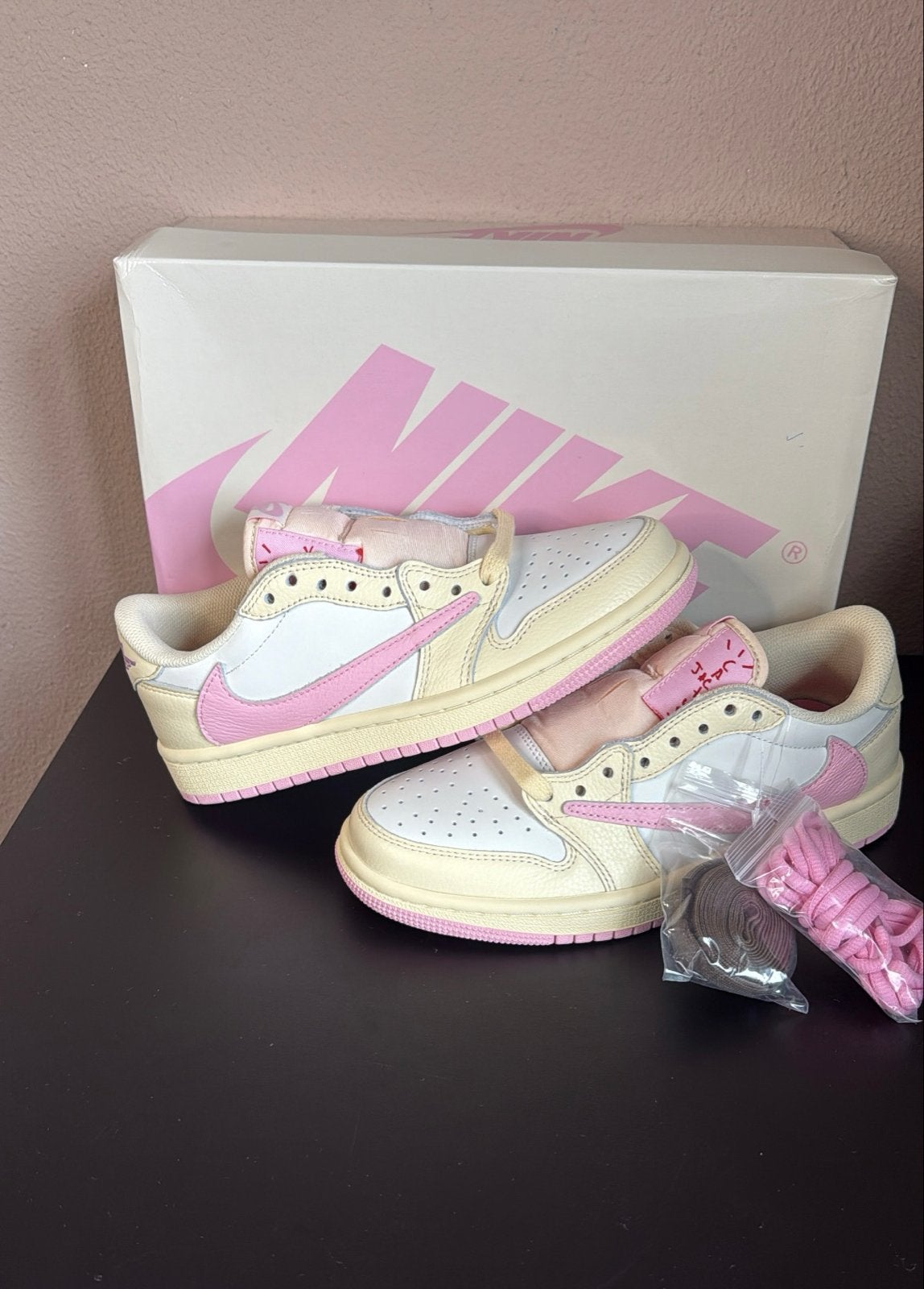 Nike Travis Scott Shy Pink - 36/37,5/38/39/40/41/43, Ophalen of Verzenden, Nieuw, Roze, Sneakers of Gympen