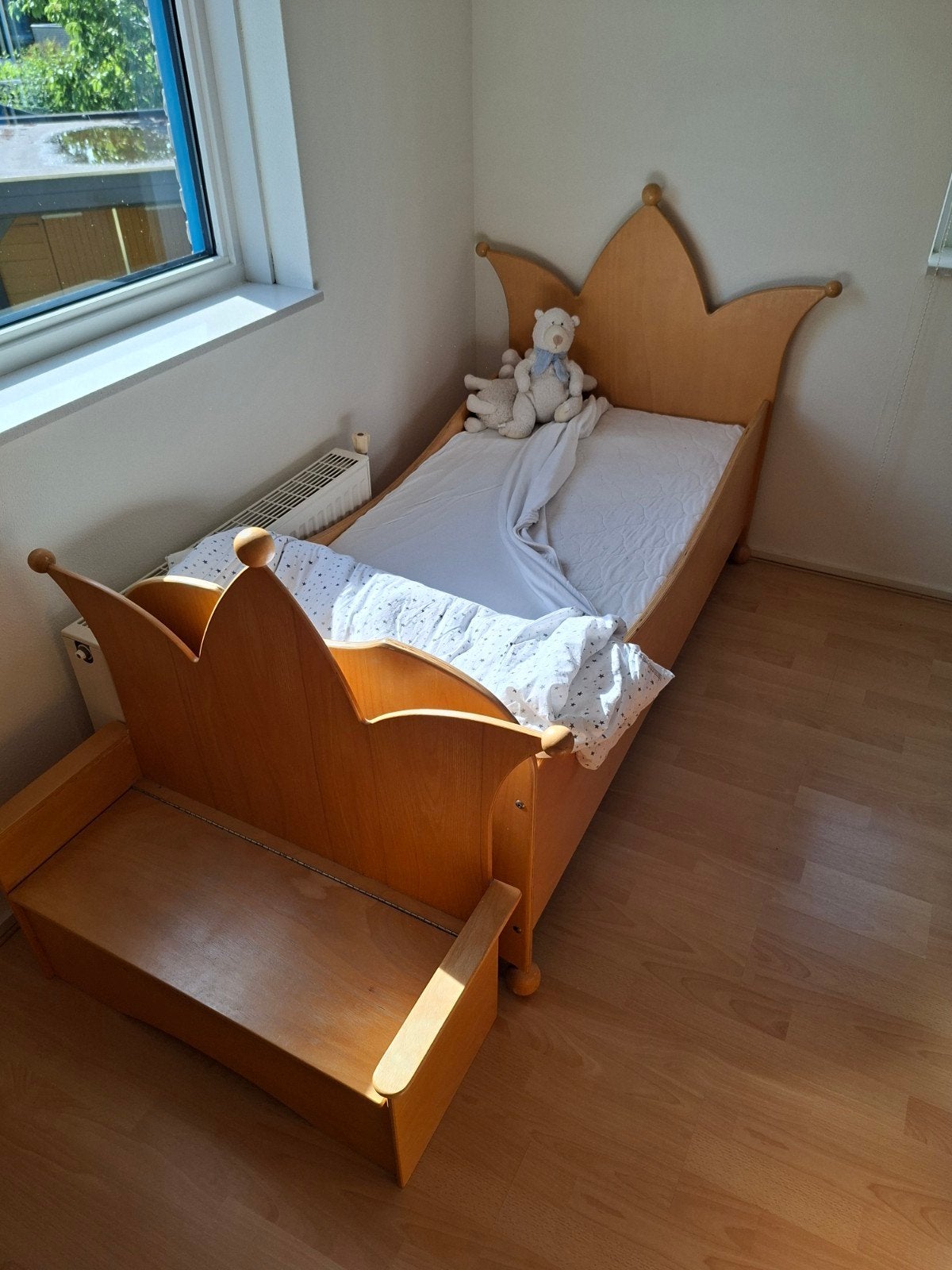 Kinderbed 150x70 met kroonhoofdeinde en opbergbankje, Ophalen, Gebruikt, 70 tot 85 cm, 140 tot 160 cm