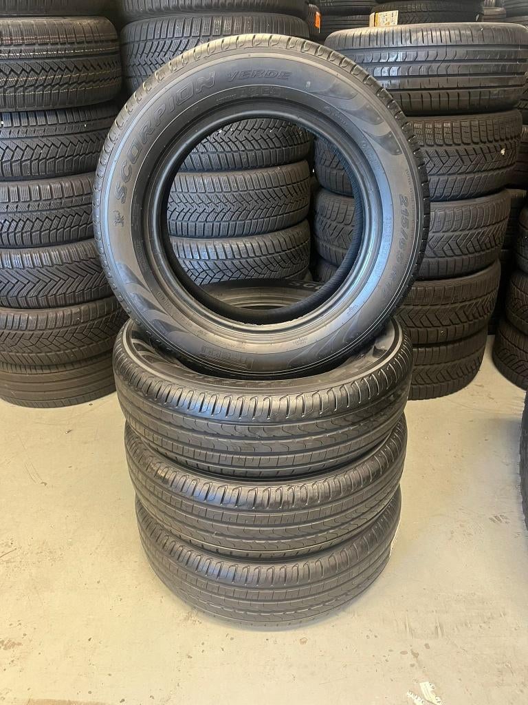 4x 215/65R17 Pirelli Zomerbanden, Ophalen, Band(en), 3013AM, Zomerbanden