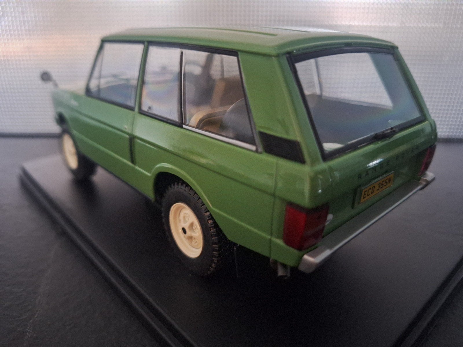 Landrover Range Rover 1970 Schaal 1:24, Hobby en Vrije tijd, Modelauto's | 1:24, Overige merken, WhiteBox, Auto, Nieuw
