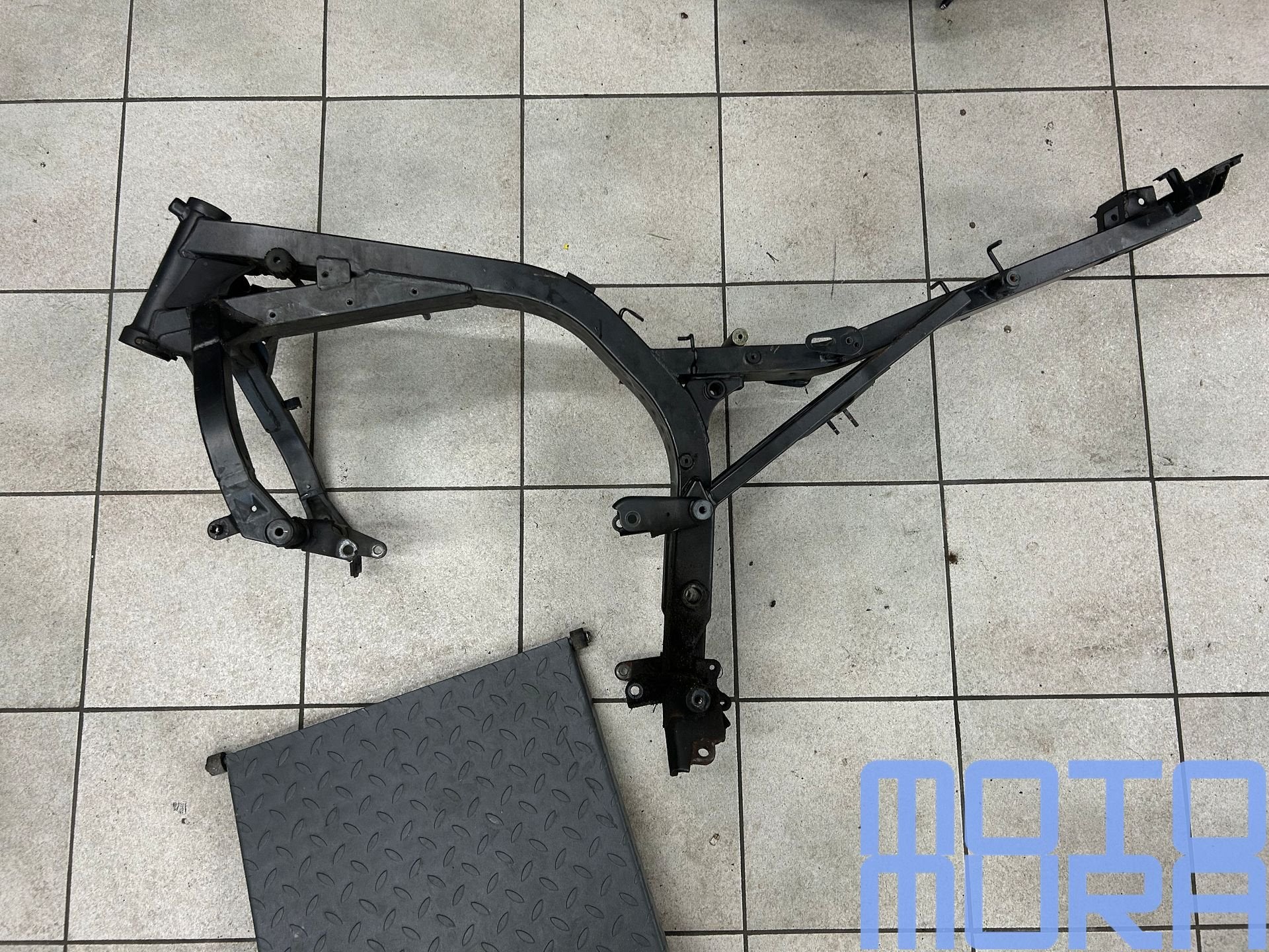 Frame met NL kenteken voor Honda CB 900 2002 - 2007 CB900 fr, Motoren, Onderdelen | Honda, Ophalen, Honda Nederland, Customer.service@honda-eu.com