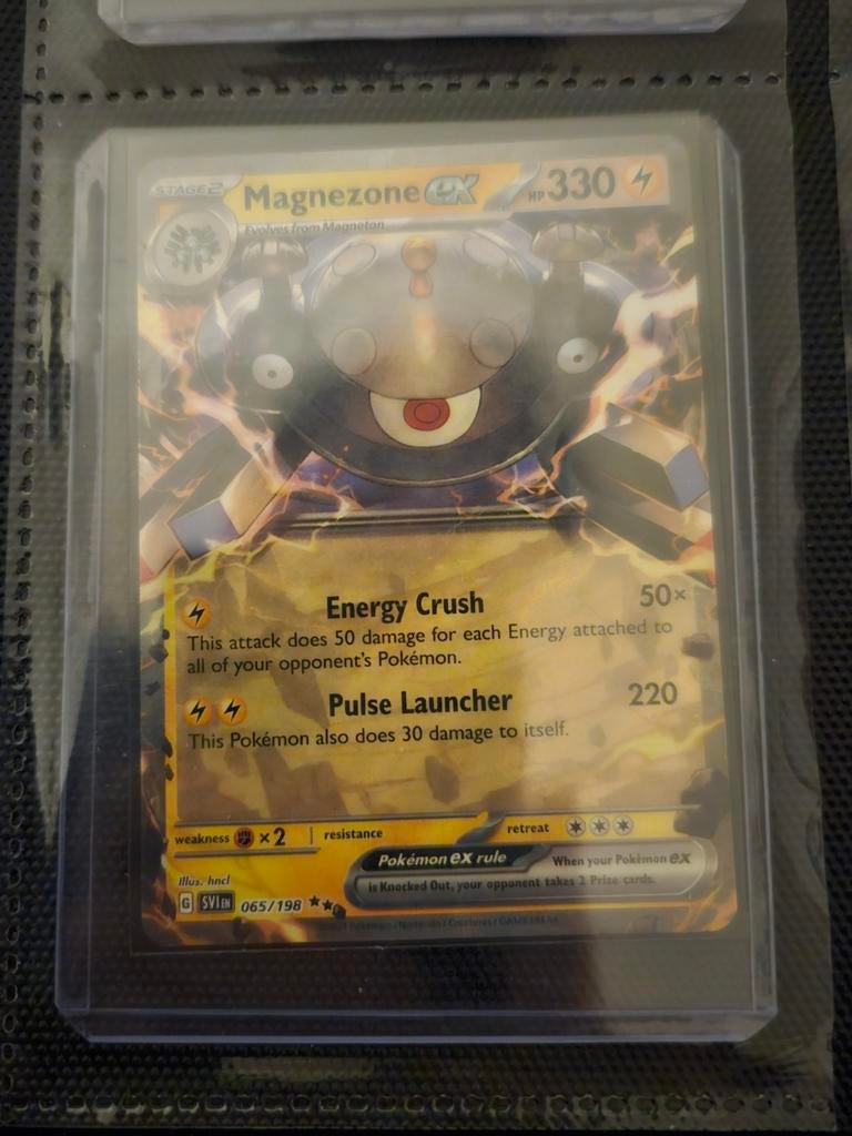 Pokemon Magnezone ex 065/198 Scarlet & Violet Base Set, Ophalen of Verzenden, Zo goed als nieuw, Losse kaart, Foil