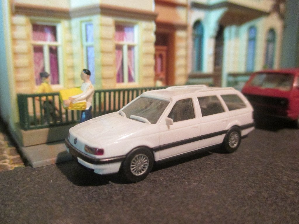 Volkswagen Passat B3 Variant - Herpa wit, Ophalen of Verzenden, Zo goed als nieuw, Auto, Herpa