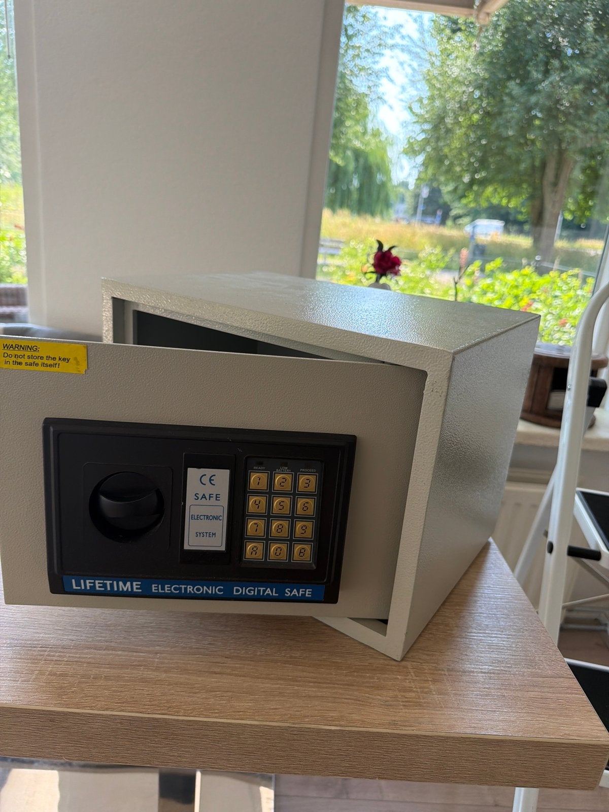 Lifetime Elektronische Digitale Kluis, Ophalen of Verzenden, Zo goed als nieuw, Brandkast
