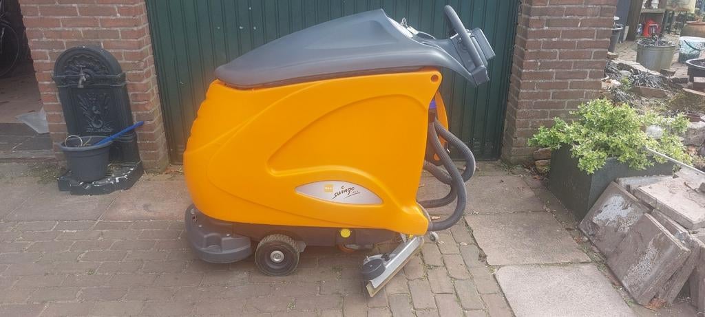 Taski Swingo 1255 schrobmachine, Ophalen
