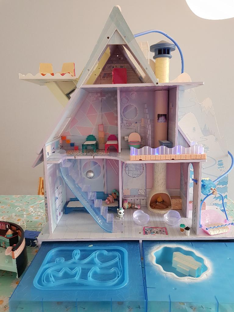 LOL chalet en kapper, Kinderen en Baby's, Ophalen, Gebruikt, Poppenhuis