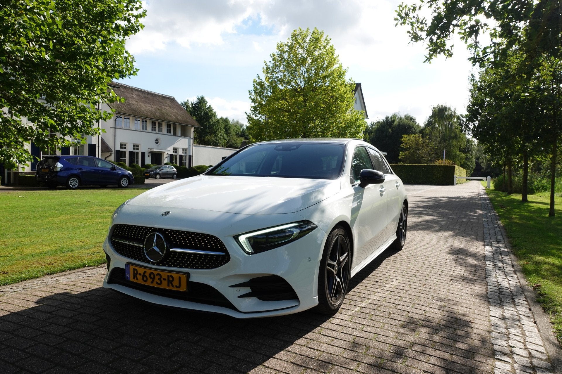 Mercedes-Benz A-Klasse 200 Business Solution AMG | Panorama, Auto's, 12 maanden, Gebruikt, Euro 6, 4 cilinders