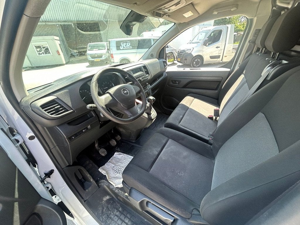 Opel Vivaro 1.5 Diesel 120 S&S L1 h1 3 personen euro 6, Auto's, Bestelauto's, Voorwielaandrijving, Gebruikt, Zwart, 4 cilinders