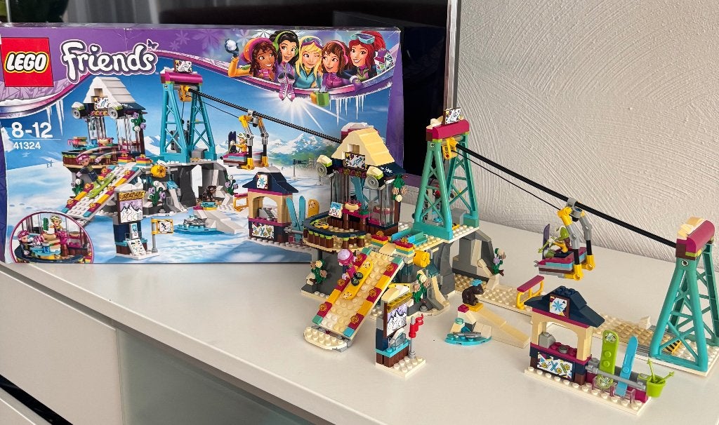LEGO Friends 41324 Ski Resort Skilift – Compleet met doos, Kinderen en Baby's, Lego, Ophalen of Verzenden, Zo goed als nieuw, Complete set