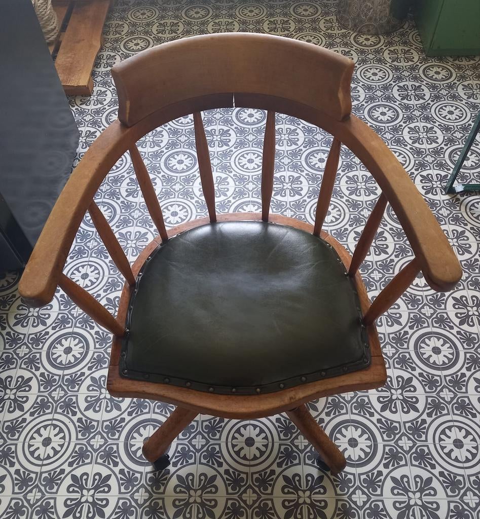Vintage houten / kapiteinsstoel ophalen in Apeldoorn, Ophalen