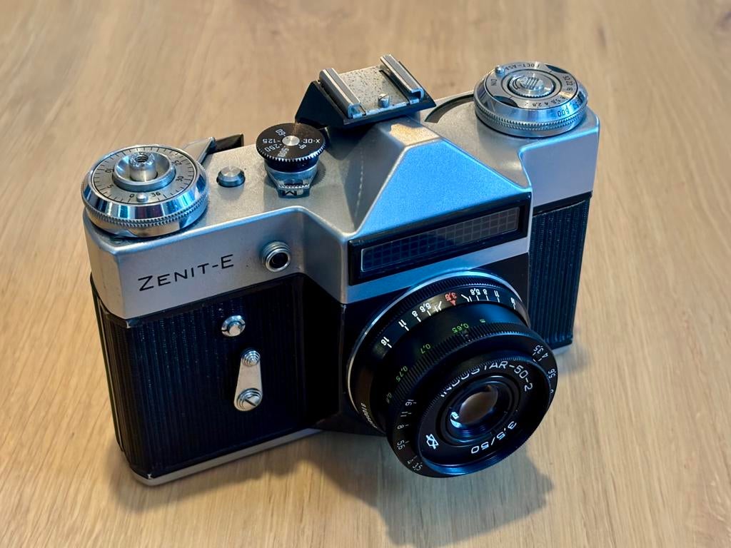 Zenit E + industar 50 - 2 3.5 / 50mm lens - analoge camera, Audio, Tv en Foto, Fotocamera's Analoog, Ophalen of Verzenden, Gebruikt