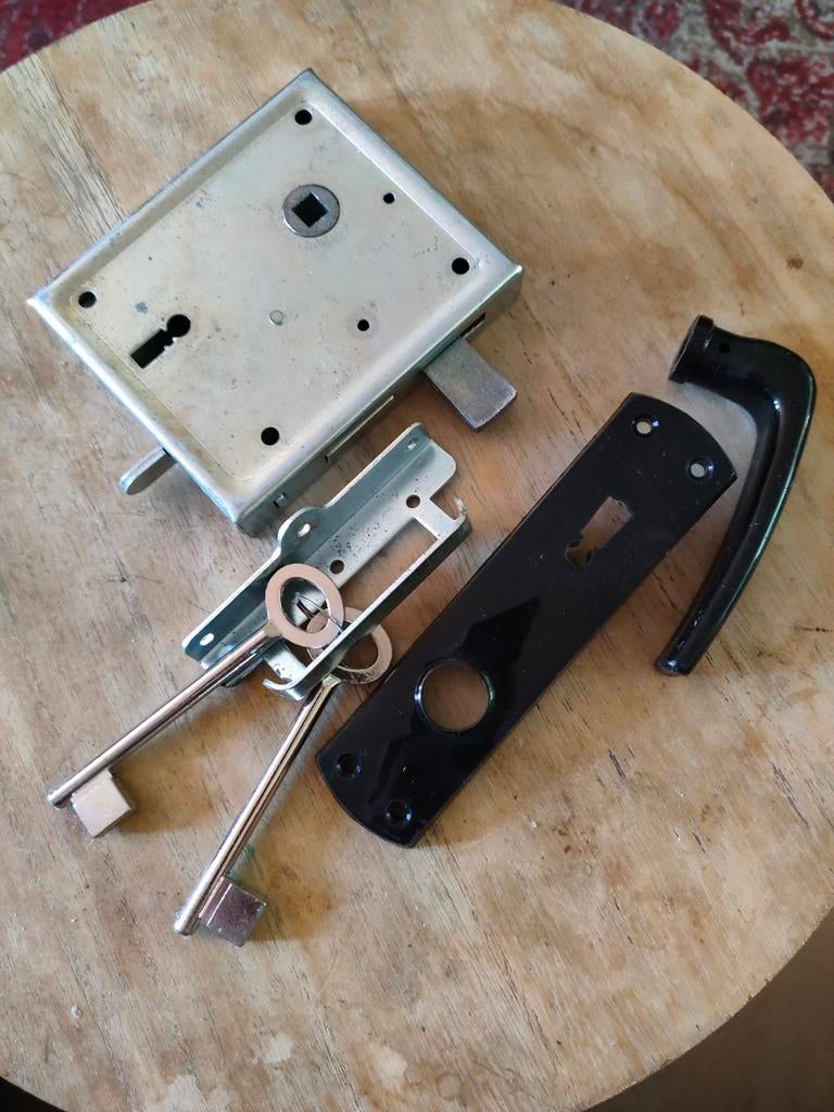 Nieuw Poortslot met Klink en Sleutels - Zonder Verpakking, Doe-het-zelf en Verbouw, Hang- en Sluitwerk, Ophalen of Verzenden, Nieuw