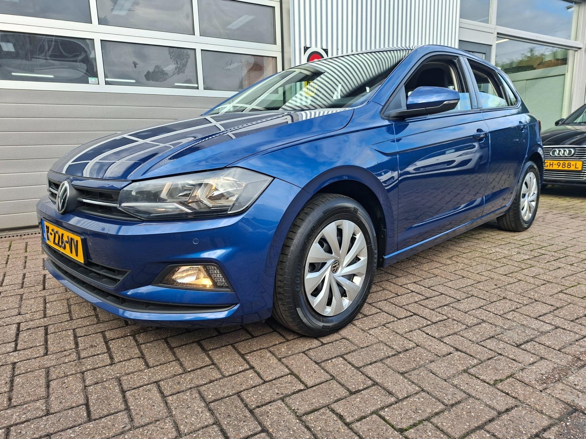 Foto 4 van Volkswagen Polo 1.0 TSI Apple car Ecc 95 PK Cruise PDC v+a
