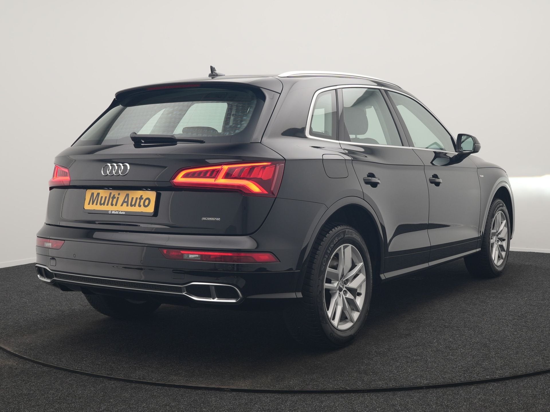 Audi Q5 55 TFSI e S Line PHEV 367pk Dealer O.H. | Voorstoele, Auto's, Automaat, Dealer onderhouden, Stof, Zwart