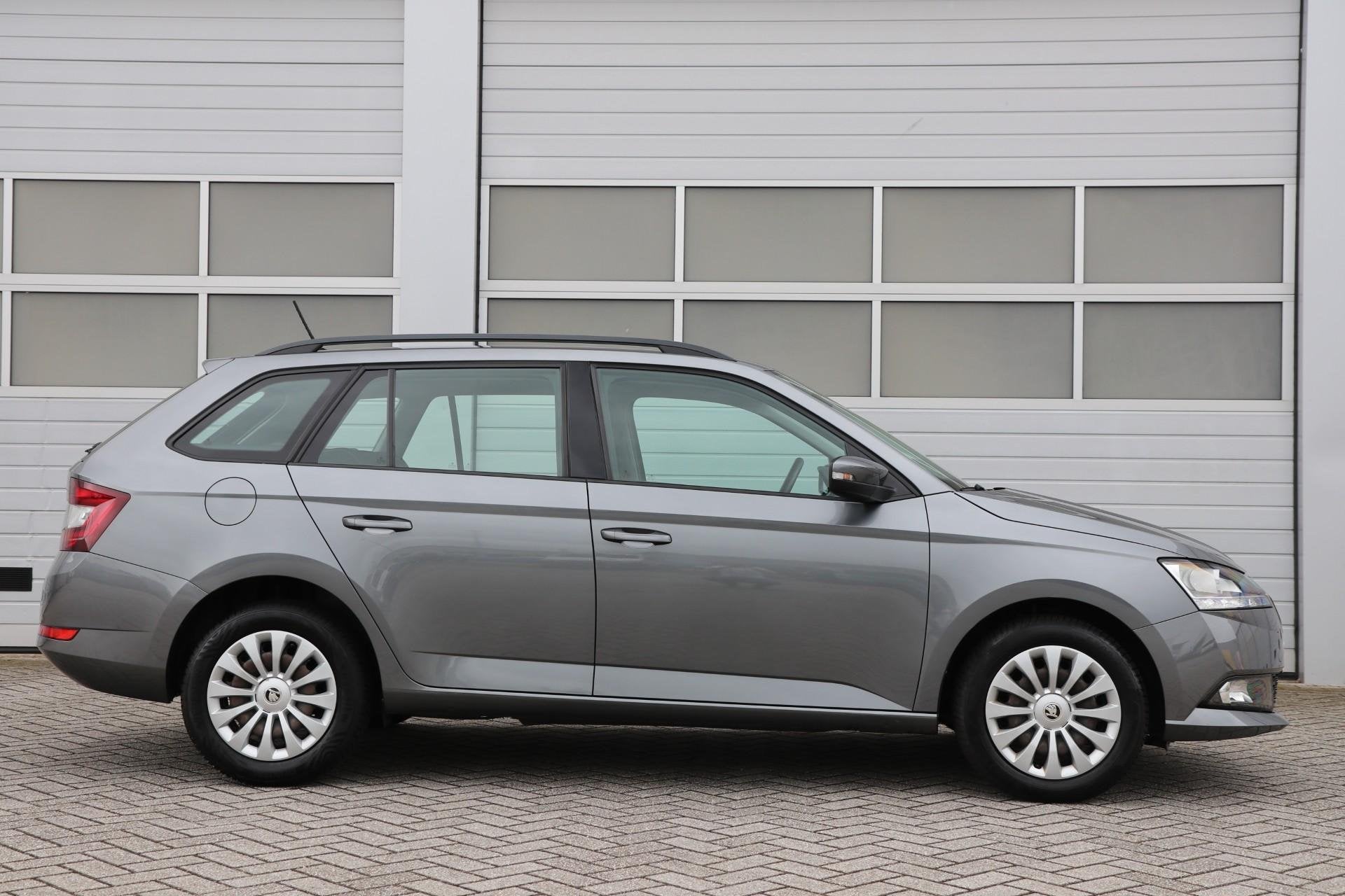 Skoda Fabia Combi 1.0 TSI 95pk Ambition | Navigatie | App Co, Auto's, Voorwielaandrijving, 12 maanden, Stof, Gebruikt
