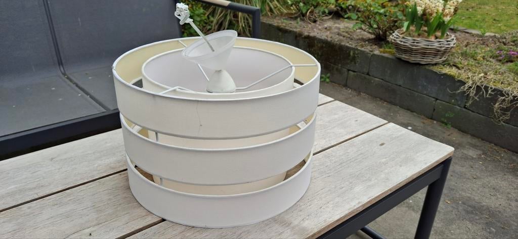 Stijlvolle crèmekleurige lampenkap, 3-laags design, Huis en Inrichting, Lampen | Lampenkappen, Ophalen, Gebruikt, 25 tot 50 cm