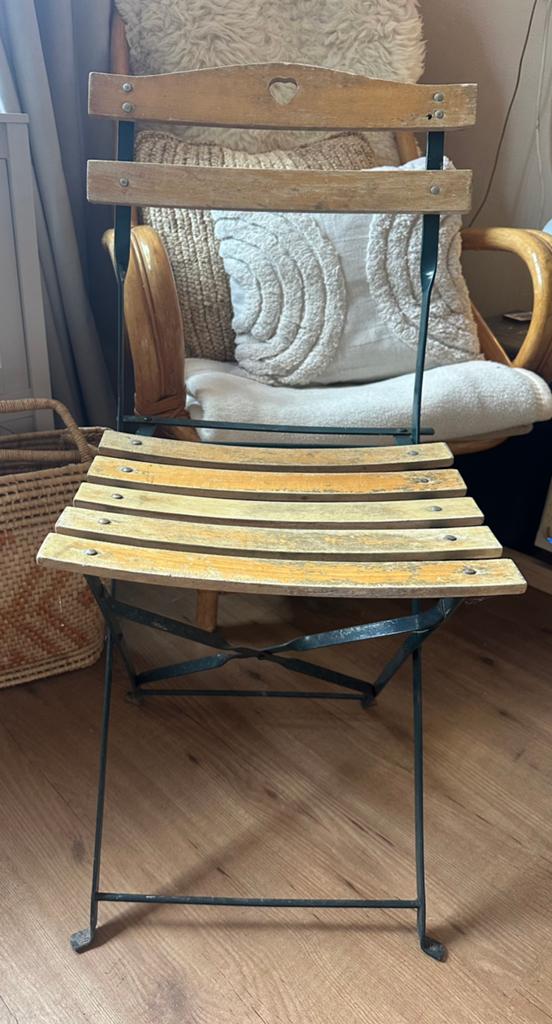 Set van twee Franse bistrostoeltjes / brocante klapstoelen, Tuin en Terras, Ophalen, Zo goed als nieuw, Metaal, Inklapbaar