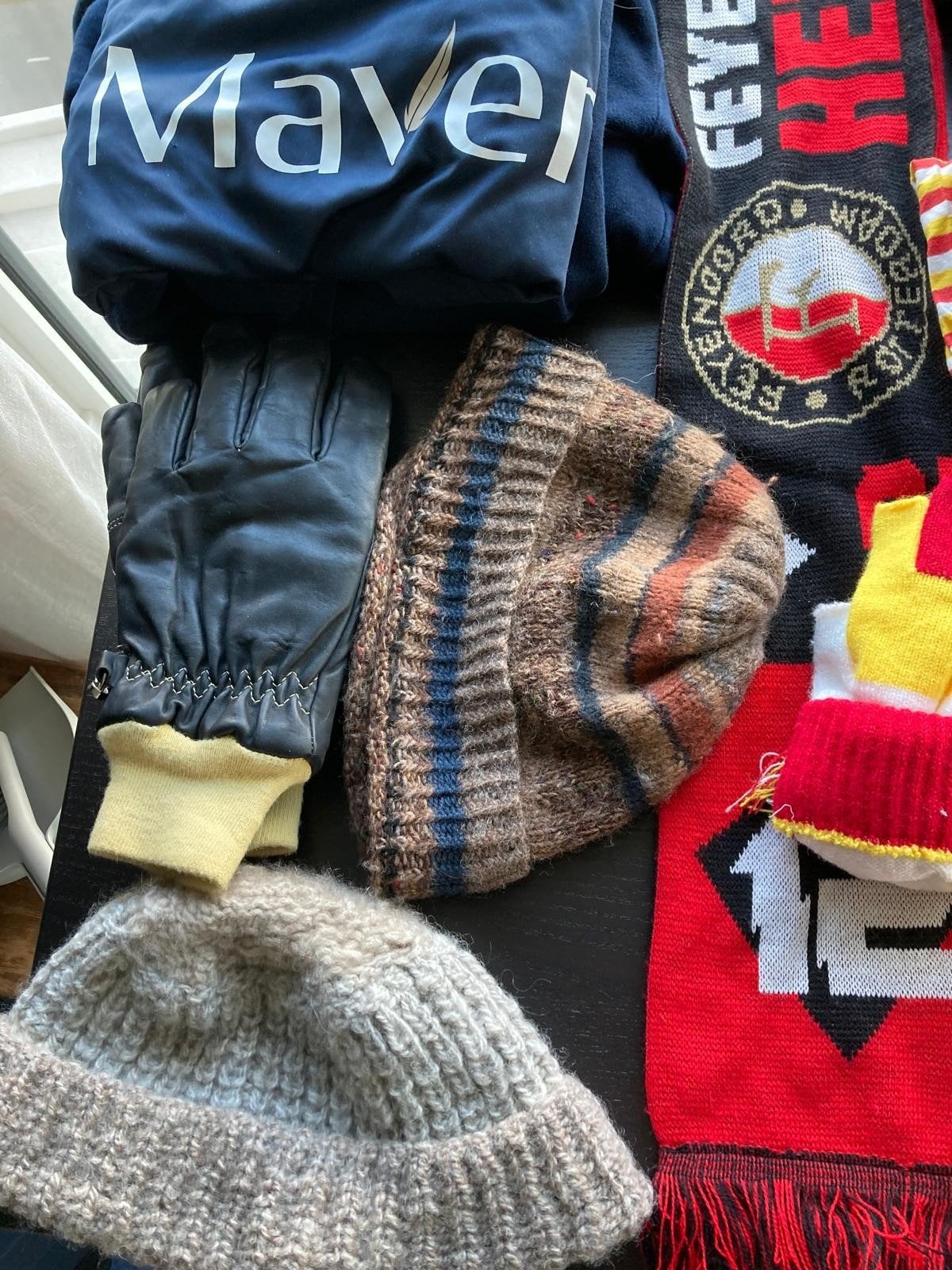 ADO Den Haag cap, Feyenoord scarf, gloves and beanies, Kleding | Heren, Ophalen, Gedragen, Muts