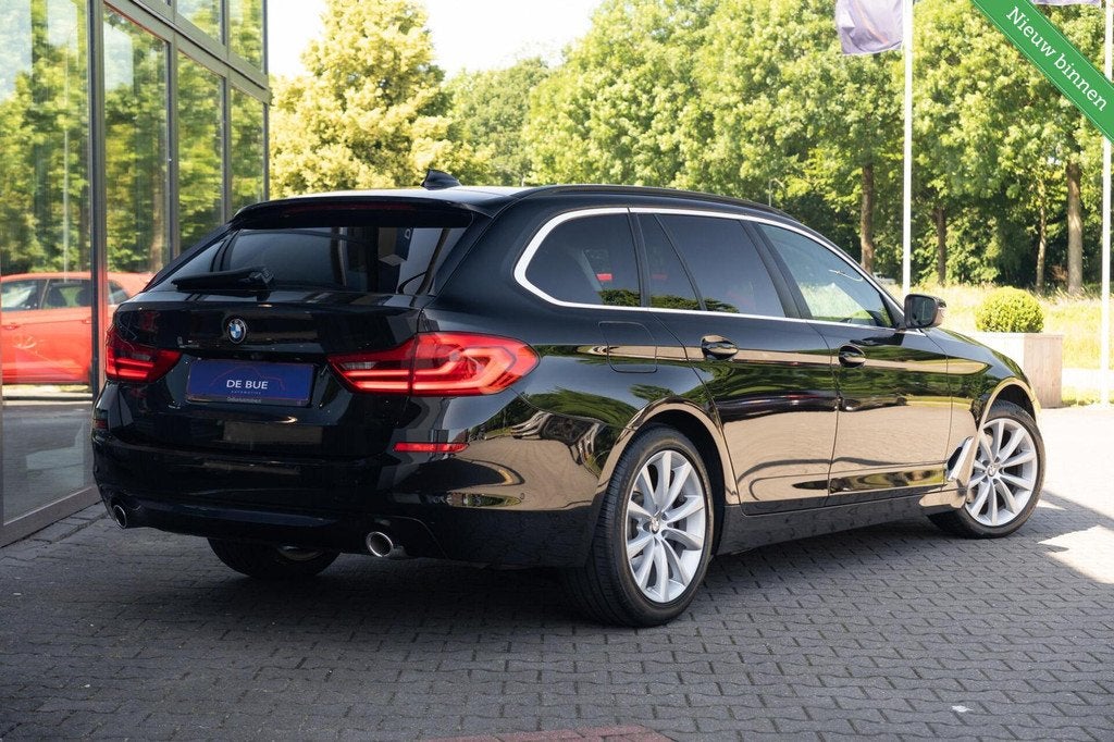 BMW 5-serie Touring 520i High Executive|Automaat|2e Eig|Lede, Auto's, BMW, Automaat, 1998 cc, Achterwielaandrijving, Euro 6