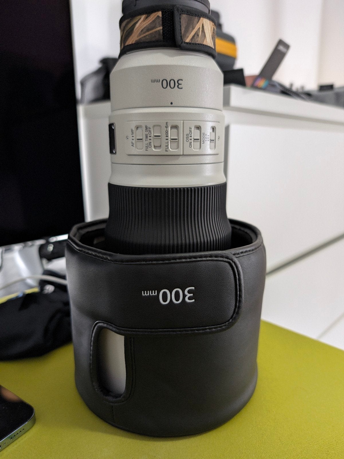 Sony 300 mm F2.8 GM, Ophalen, Sony E-mount, Sony, Telelens