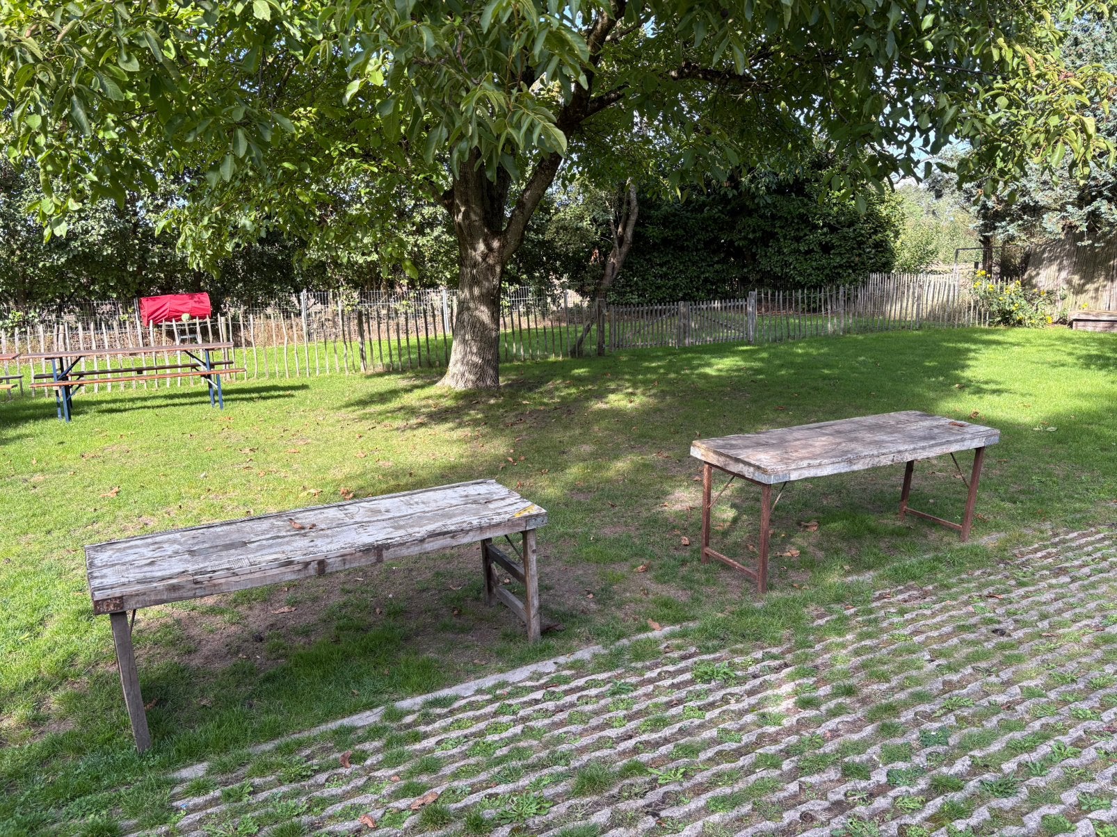 2 oude markttafels, Ophalen