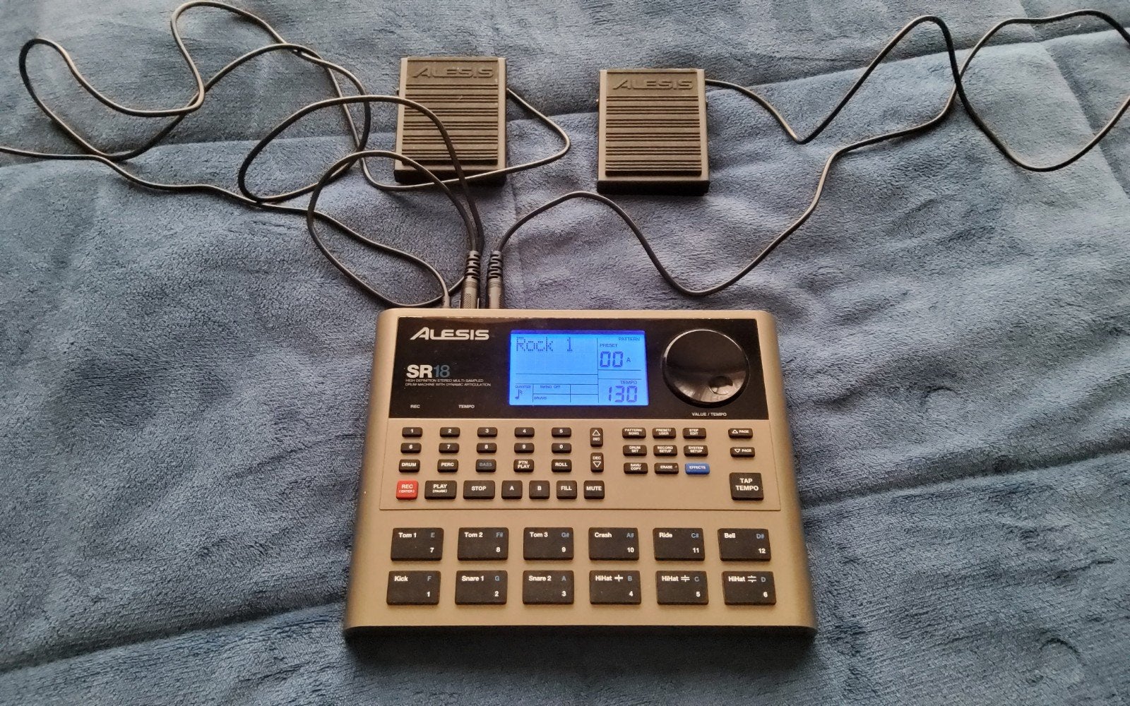 Alesis SR18 drumcomputer met pedalen, Muziek en Instrumenten, Ophalen of Verzenden, Zo goed als nieuw, Overige merken