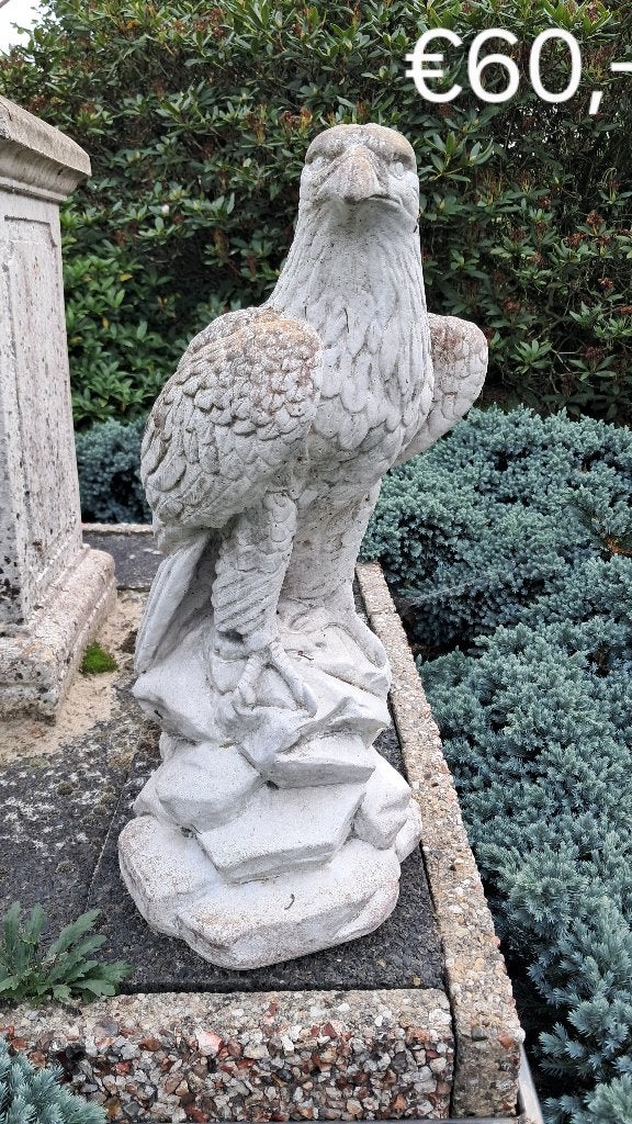 Betonnen tuinbeeld van een adelaar, Ophalen, Gebruikt, Beton, Dierenbeeld