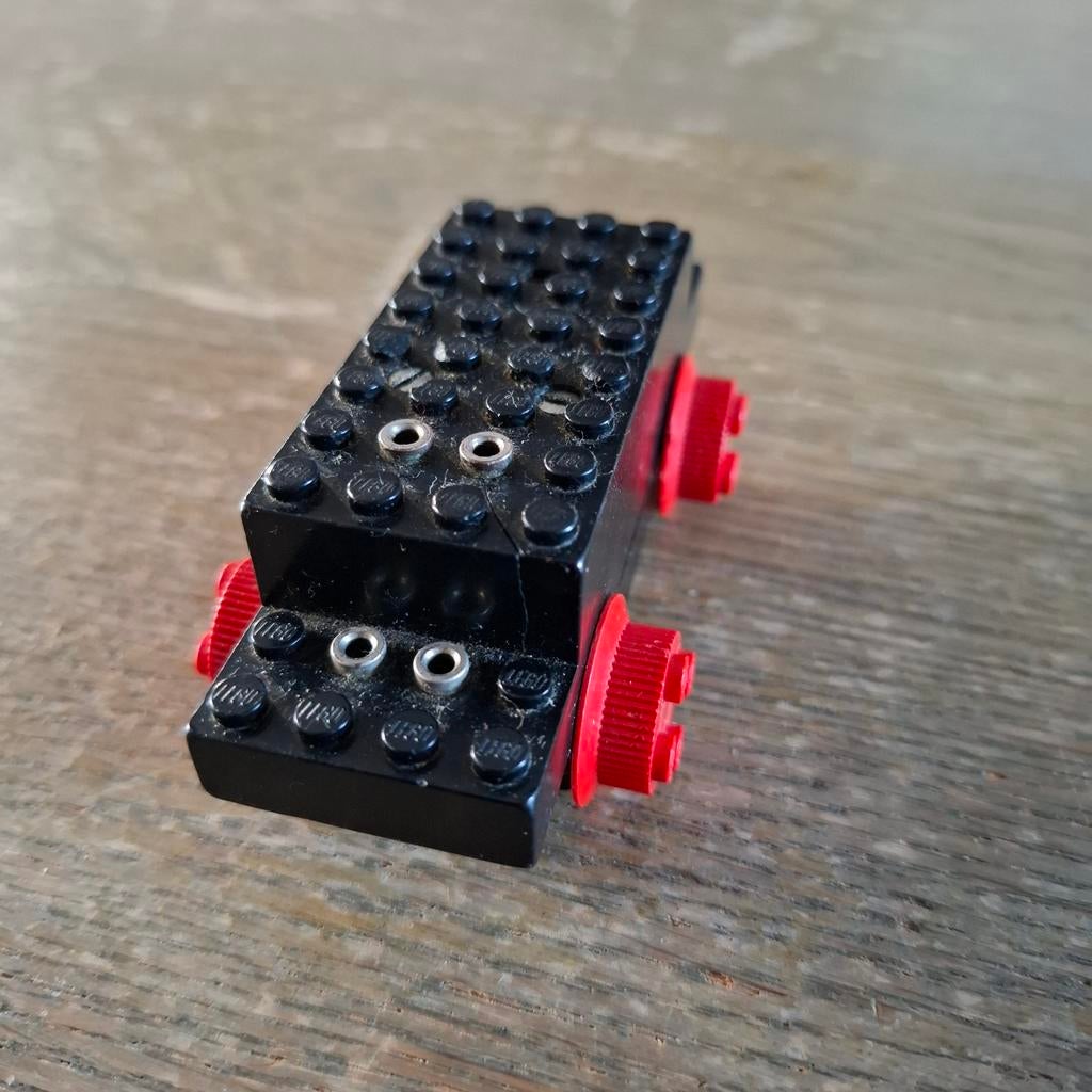 Lego 4.5 volt Elektrische treinmotor met wielen, Kinderen en Baby's, Speelgoed | Thomas de Trein, Ophalen of Verzenden, Gebruikt