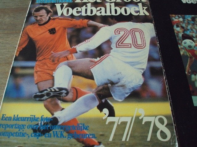 Het grote voetbalboek, Ophalen of Verzenden, Gelezen, Balsport