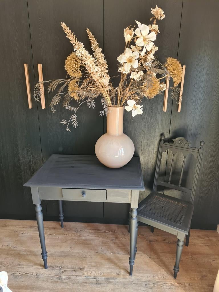 Antiek tafeltje met laadje en stoel, Huis en Inrichting, Tafels | Sidetables, Ophalen, Gebruikt, 50 tot 100 cm, 25 tot 50 cm