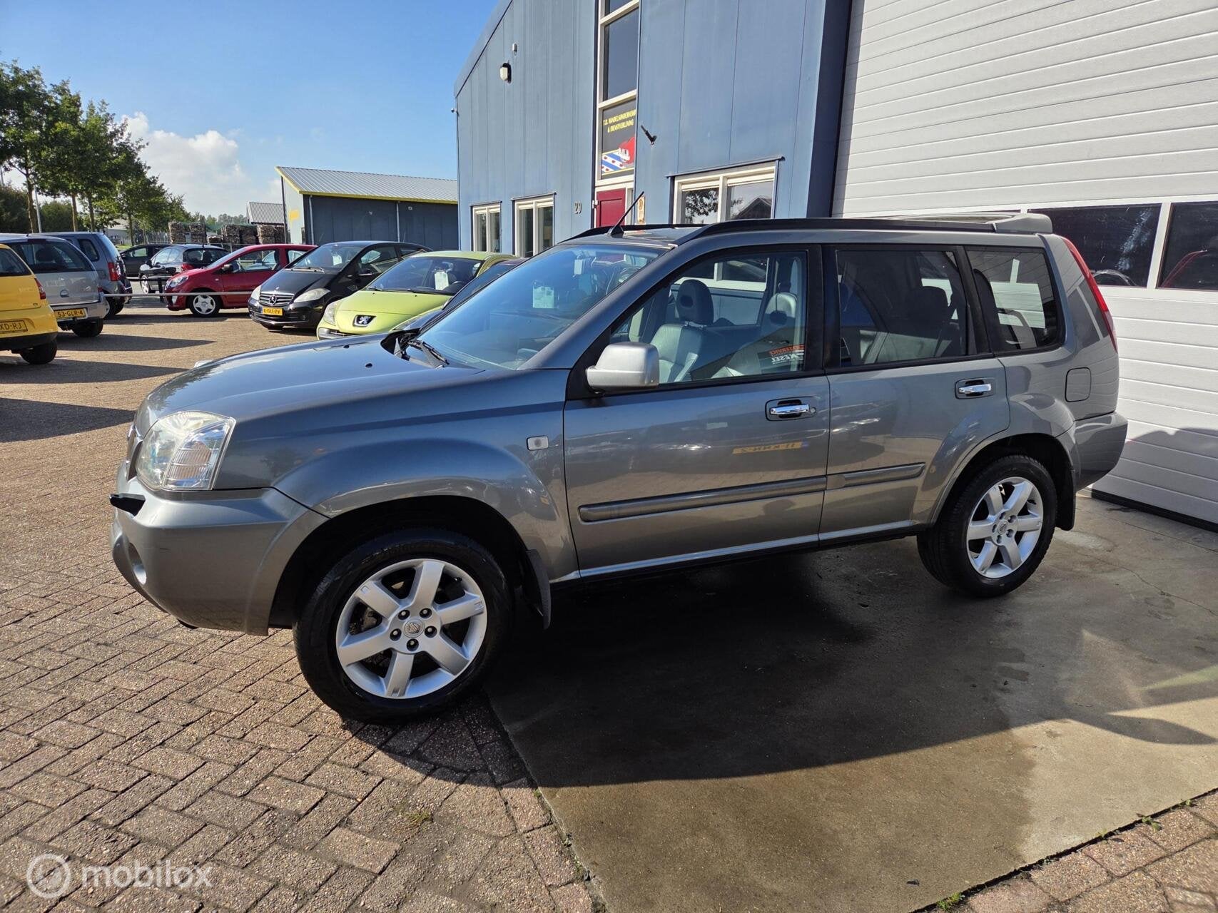 NISSAN X-TRAIL 2.5 165 ch BVA COLOMBIANA PREMIUM 4x4 - ATTELAGE - CUIR - GPS - PANO - 159990 KM