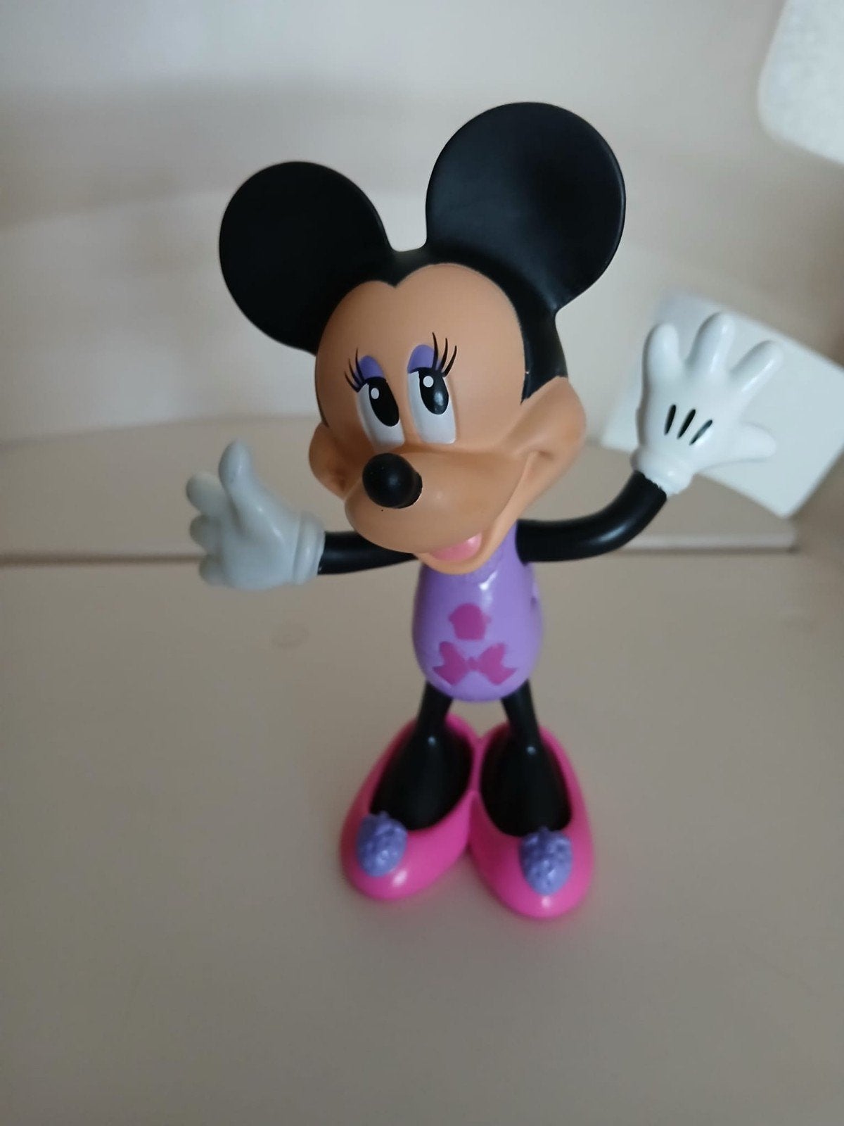 Disney Minnie Mouse poppetje 15 cm, Ophalen of Verzenden, Zo goed als nieuw