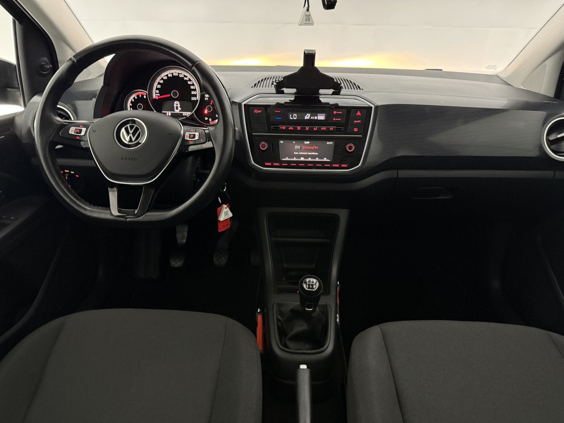 Volkswagen up! 1.0 | Clima | Camera | Parkeersensoren | 5 De, Voorwielaandrijving, Stof, Gebruikt, 4 stoelen