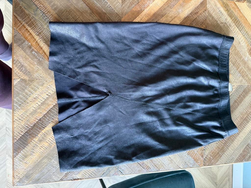 Penn & Ink zwarte strakke rok met split, Kleding | Dames, Rokken, Zwart, Maat 42/44 (L), Ophalen of Verzenden, Knielengte
