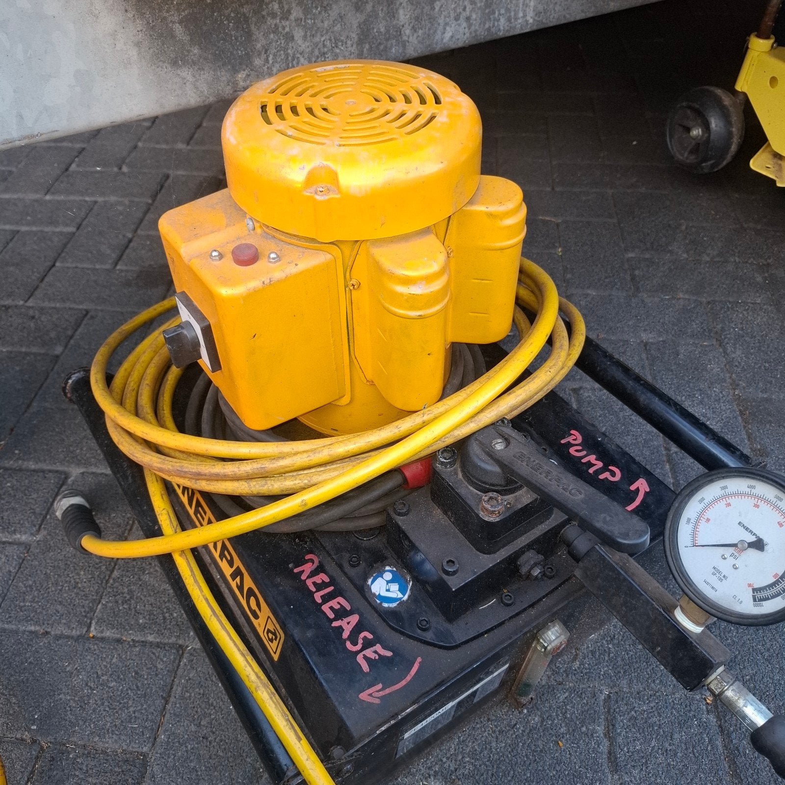 ENERPAC POMP SET 700 BAR, Ophalen of Verzenden, Zo goed als nieuw, Beige