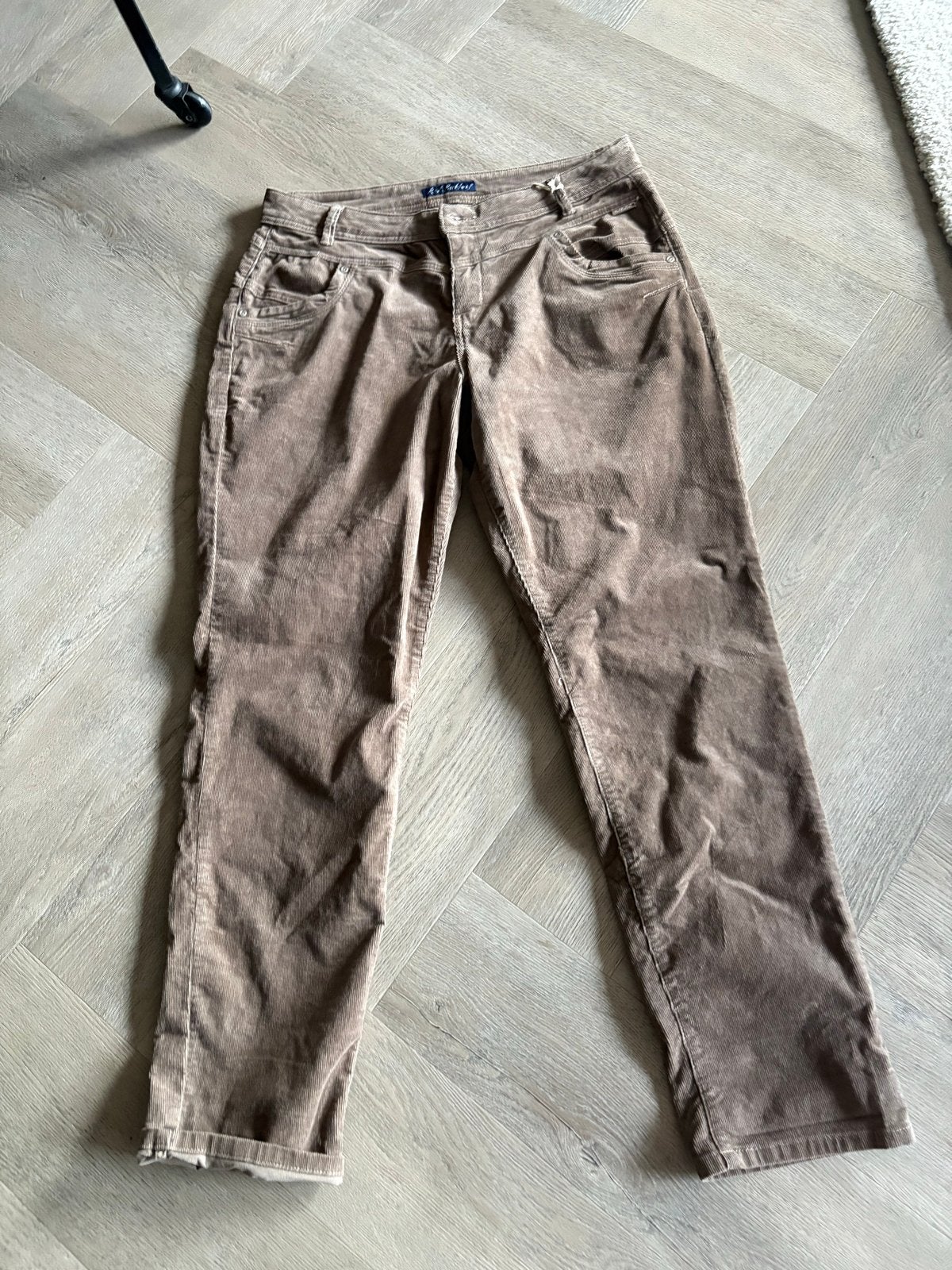 Nieuwe Redbutton Corduroy Broek Maat 42 Bruin, Ophalen, Bruin, Maat 42/44 (L), Nieuw