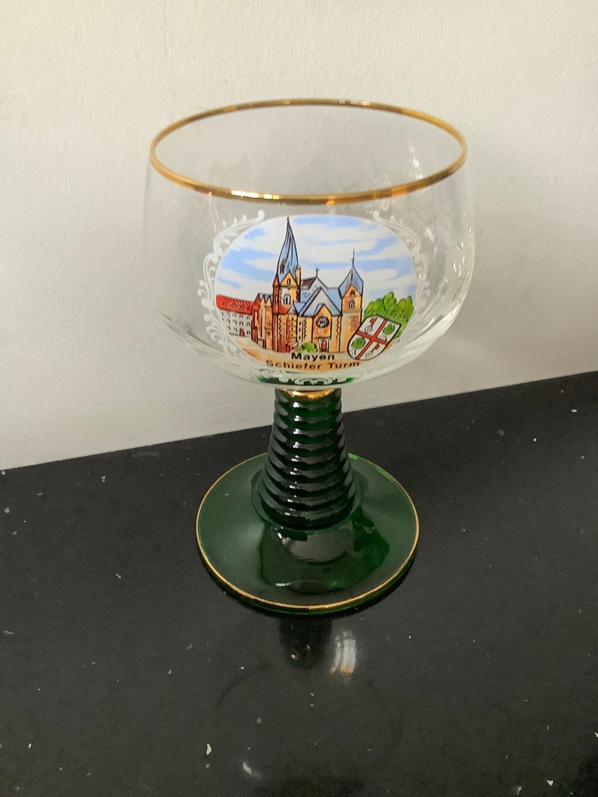 Roemer met afbeelding Mayen schiefer turm sixties, Verzamelen, Wijnen, Frankrijk, Ophalen of Verzenden, Witte wijn, Zo goed als nieuw