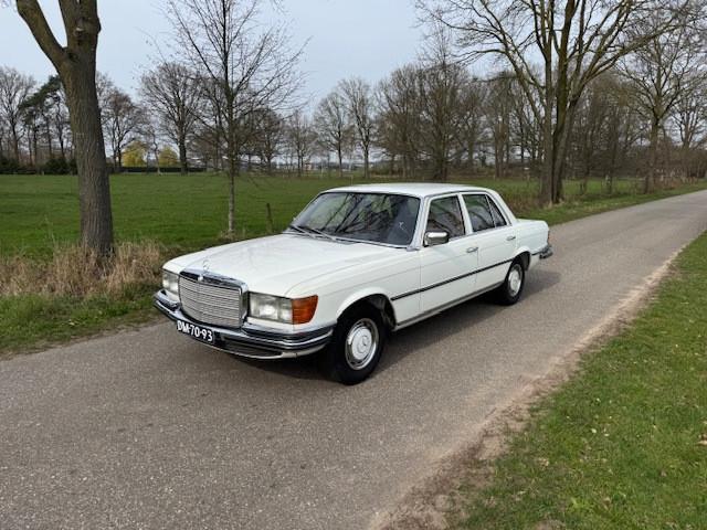 Mercedes-Benz S-klasse 280 S handbak 1972, Auto's, Oldtimers, Achterwielaandrijving, 156 pk, Wit, Mercedes-Benz
