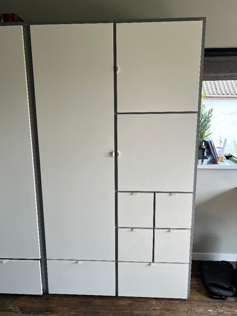 Ikea Visthus kledingkast grijs/wit 122x59x216, Huis en Inrichting, Kasten | Kledingkasten, 50 tot 100 cm, 150 tot 200 cm, 50 tot 75 cm