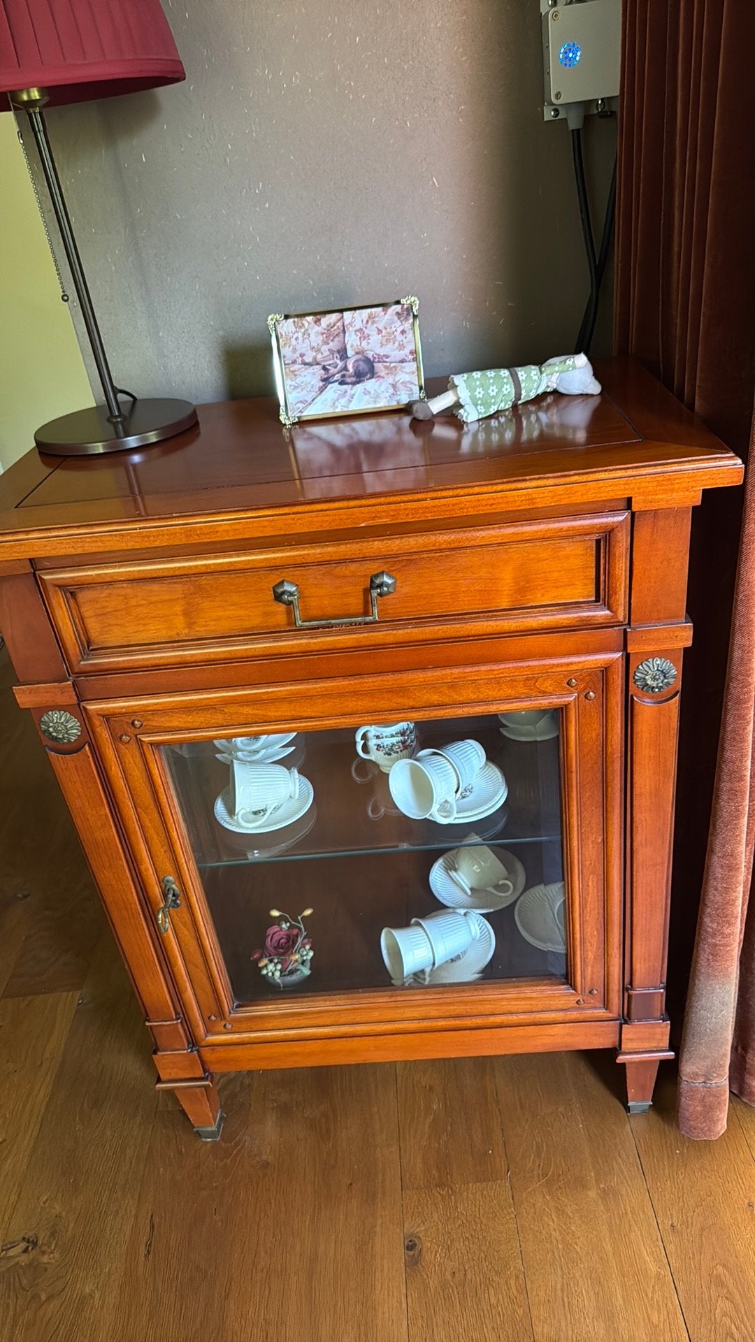 Buffet kastje, 42 x 72 cm en 96 cm hoog, Antiek en Kunst, Ophalen