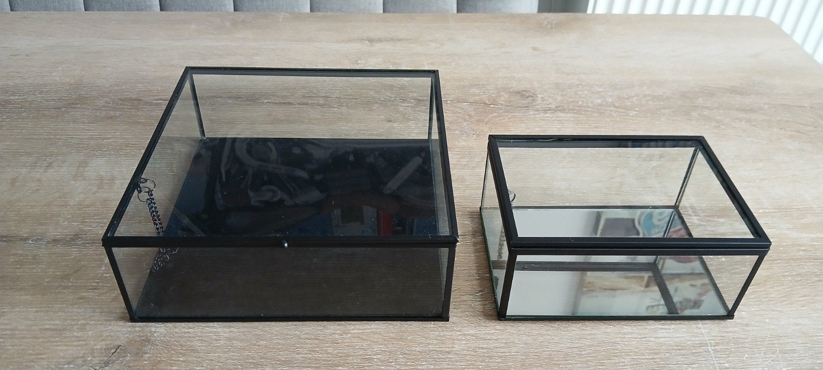 2 glazen display dozen vitrine doosjes glas spiegel box set, Huis en Inrichting, Ophalen, Zo goed als nieuw, Zwart, Glas