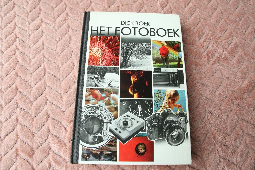 Het fotoboek Dick Boer, Boeken, Ophalen of Verzenden, Gelezen