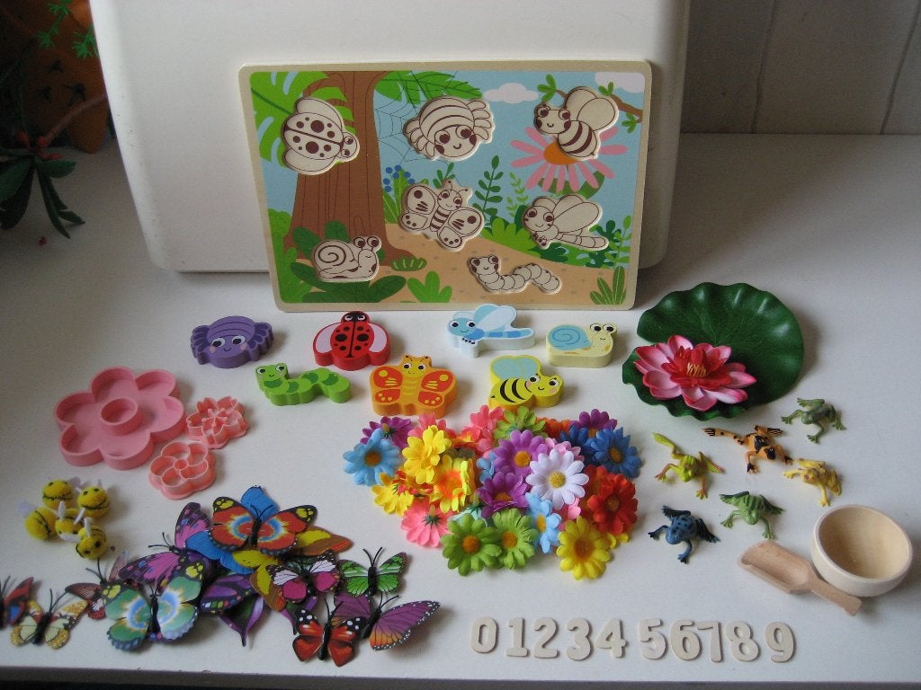 speel set sensorisch spel vulvorm bloemen (houten)dieren, Ophalen of Verzenden, Zo goed als nieuw
