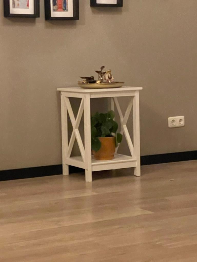 Stijlvolle witte bijzettafel met opbergruimte, Minder dan 55 cm, Vierkant, Zo goed als nieuw, Hout