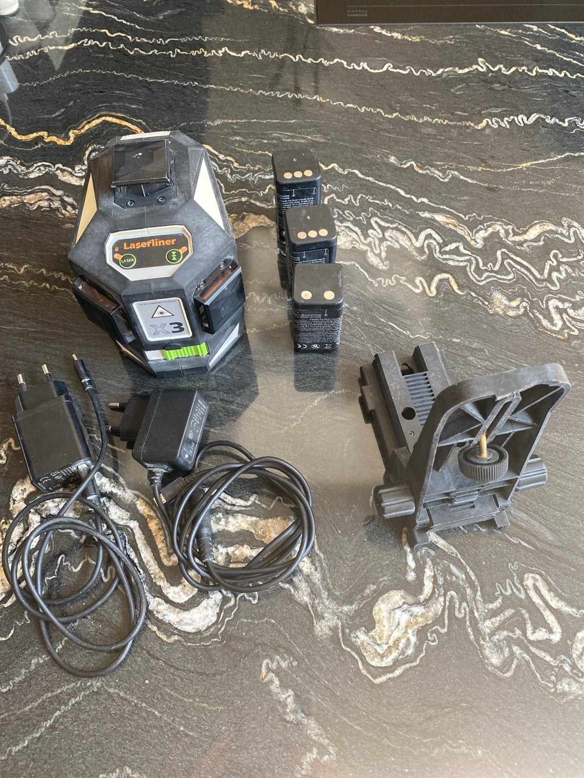 Laserliner X3-Laser Pro met 3 accu's en 2 opladers, Ophalen of Verzenden, Gebruikt, Overige meters