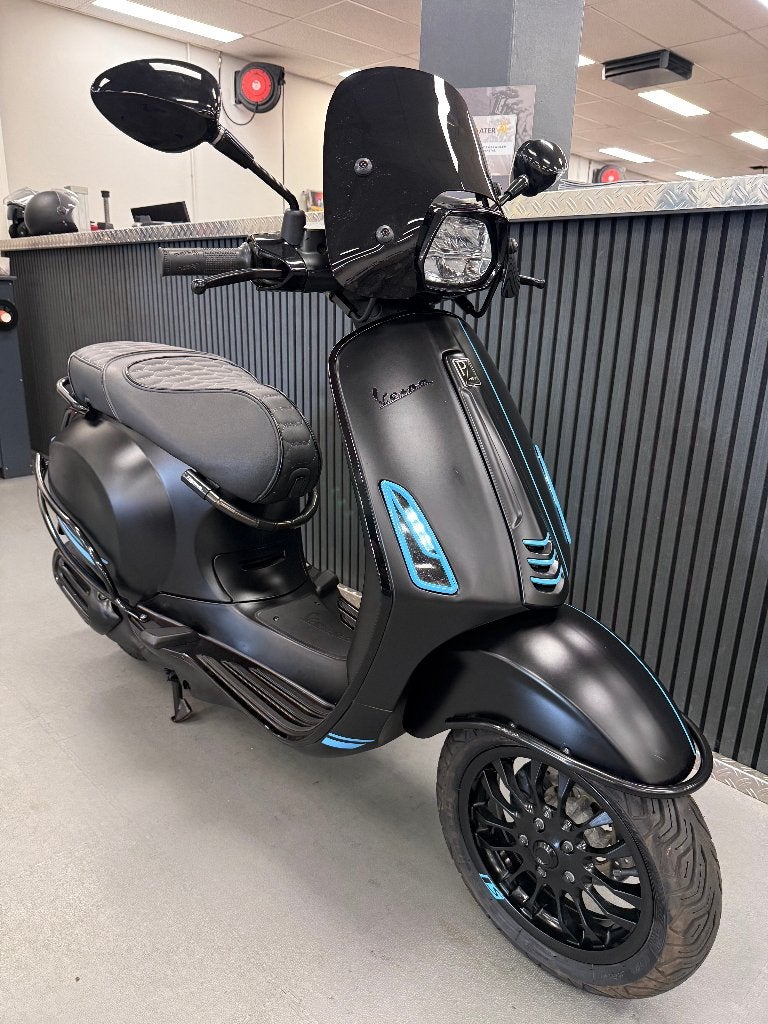 Vespa Sprint Brom Notte E5 45KM BJ 2021 Full Option Zwart, Fietsen en Brommers, Scooters | Vespa, Ophalen, Overige modellen, Maximaal 45 km/u