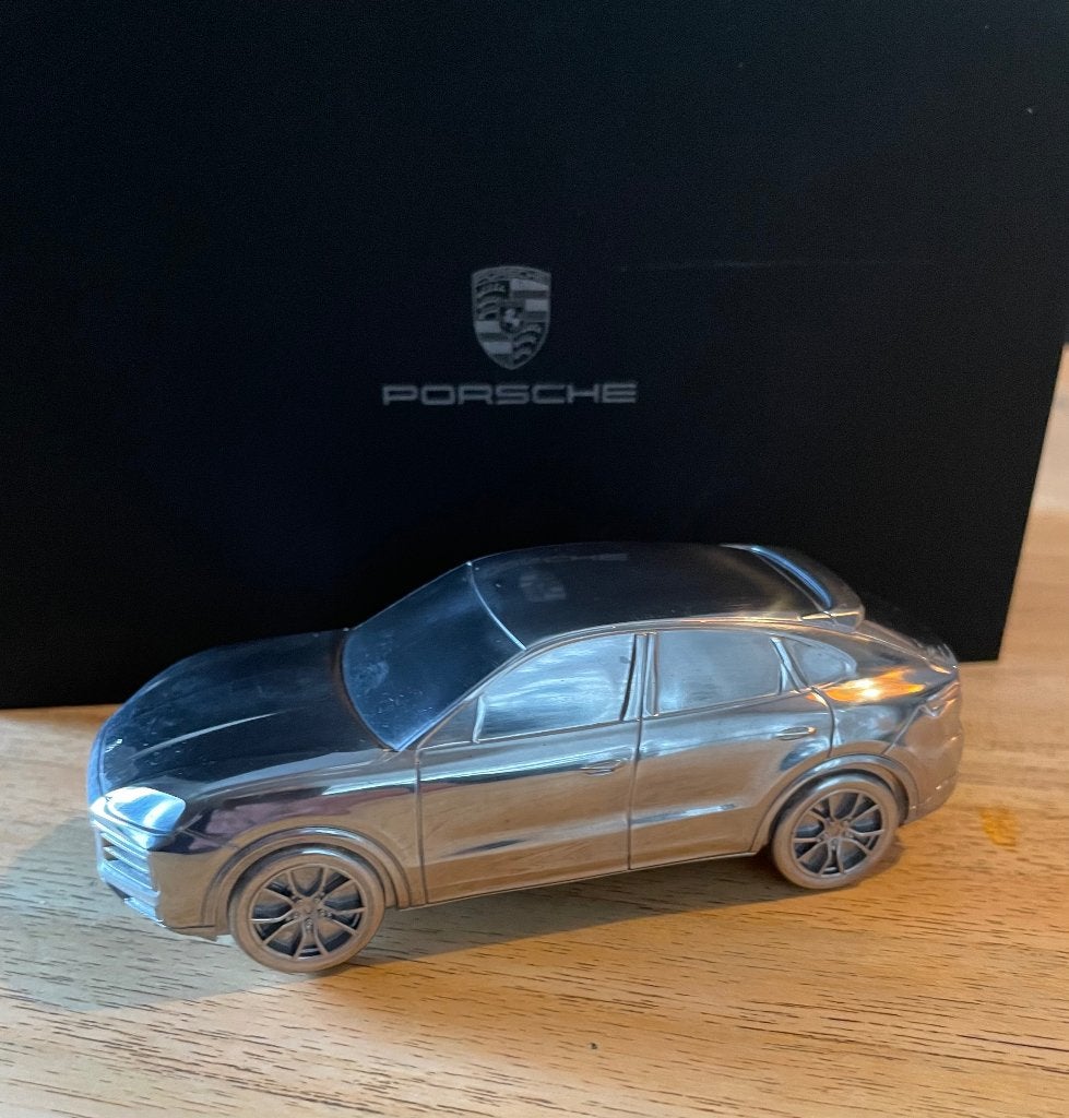 Porsche Cayenne coupé  chroom aluminium paperweight, Ophalen of Verzenden, Nieuw, Auto, Overige merken