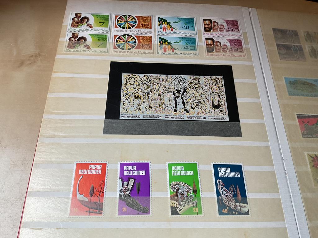 Stockboek Papoea Nieuw-Guinea, Postzegels en Munten, Ophalen of Verzenden, Buitenland