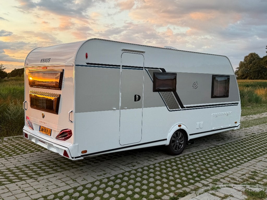 Knaus Sport E-Power 500 QDK Stapelbed Kinderkamer ALS NIEUW!, Standaardzit, Schokbreker, Dwarsbed, Particulier